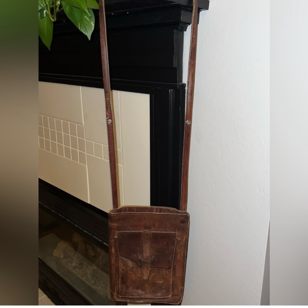FRYE - Vintage Saddle Leather Crossbody Wallet Bag MSRP: $398